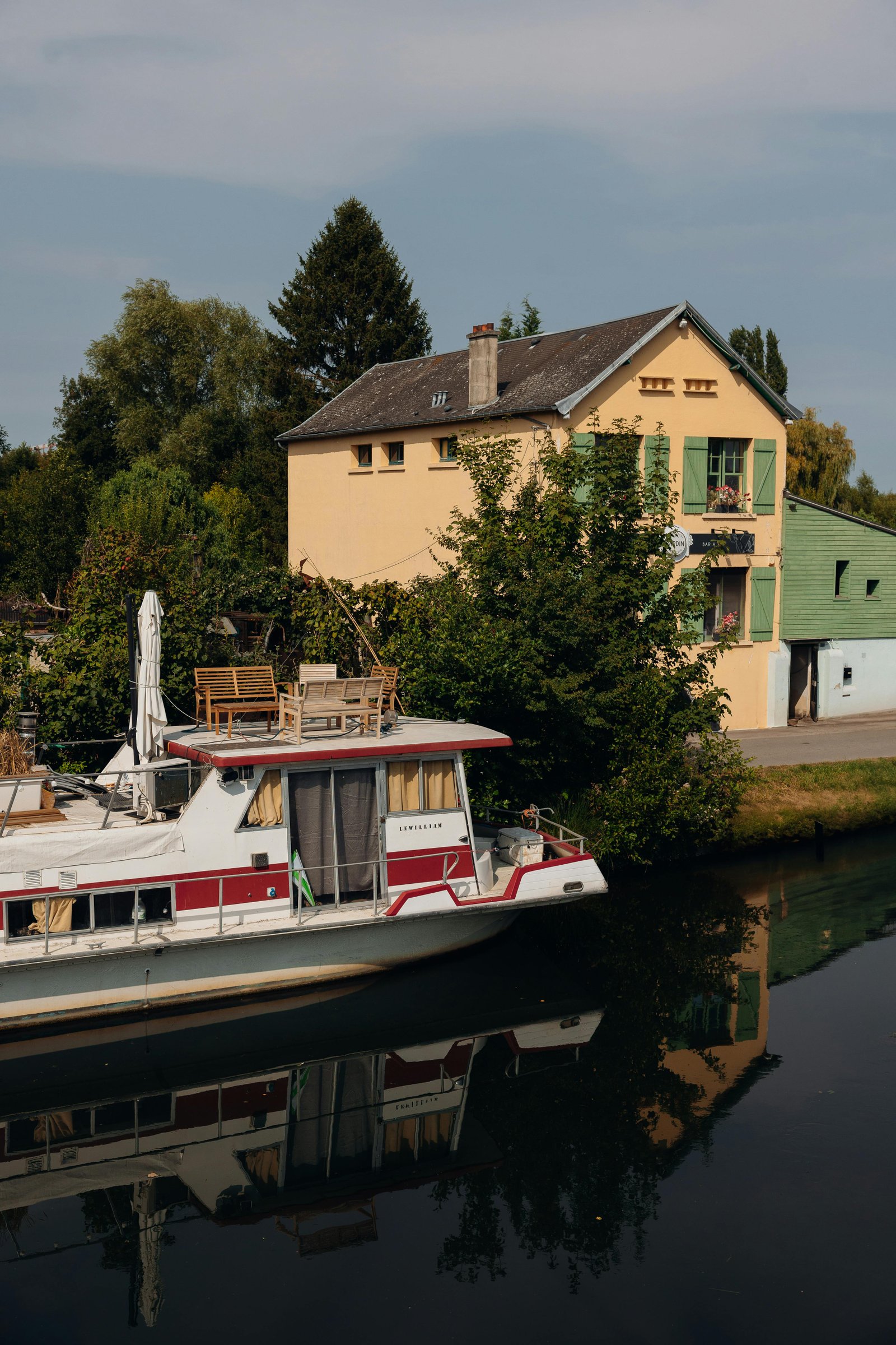 Maison écologique atypique en matériaux naturels